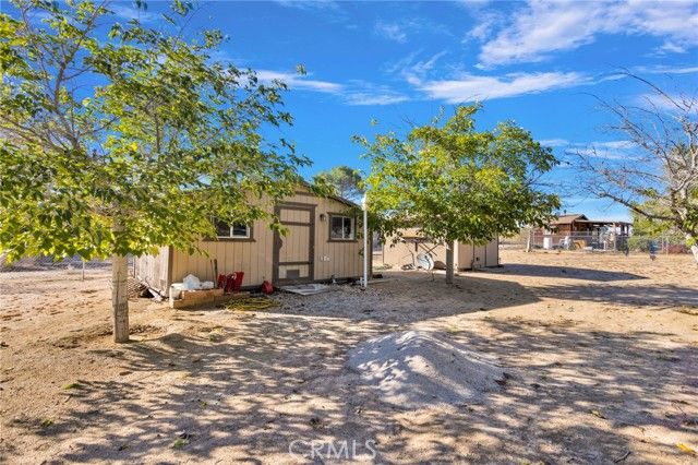 19215 Kinai Road, Apple Valley, CA 92307