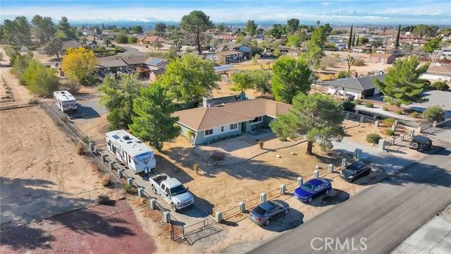 19215 Kinai Road, Apple Valley, CA 92307