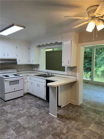 90 Glade RD, Newport News, VA 23606