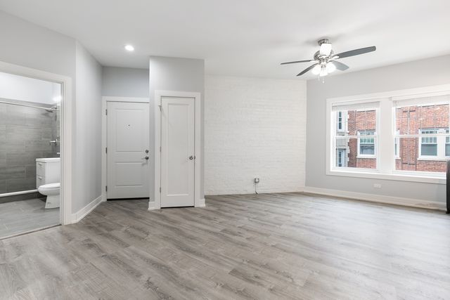 1059 W Glenlake Avenue 2N, Chicago, IL 60660