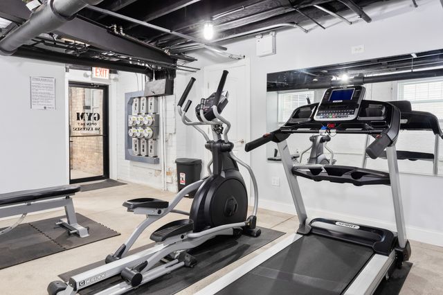 1059 W Glenlake Avenue 2N, Chicago, IL 60660