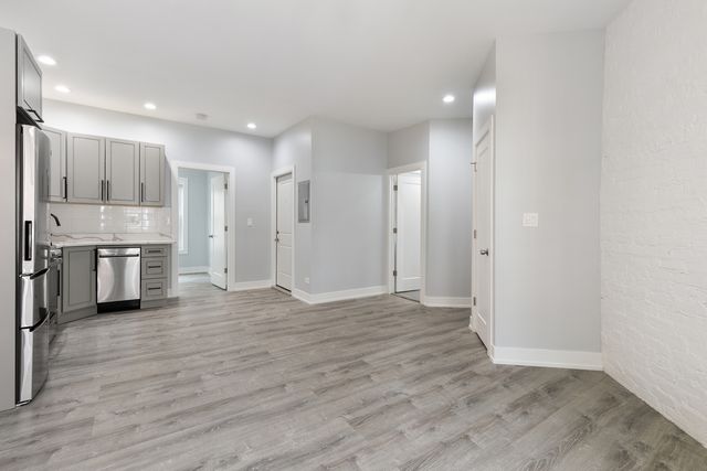 1059 W Glenlake Avenue 2N, Chicago, IL 60660