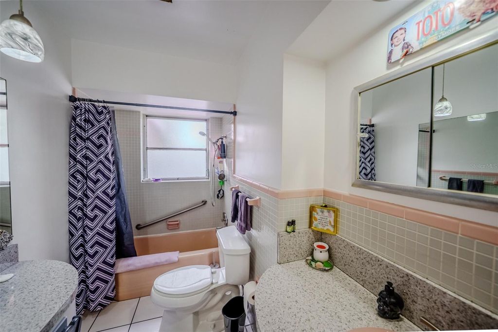 Image 26 of property listing at 3372 WEBBER STREET, Sarasota, FL 34239