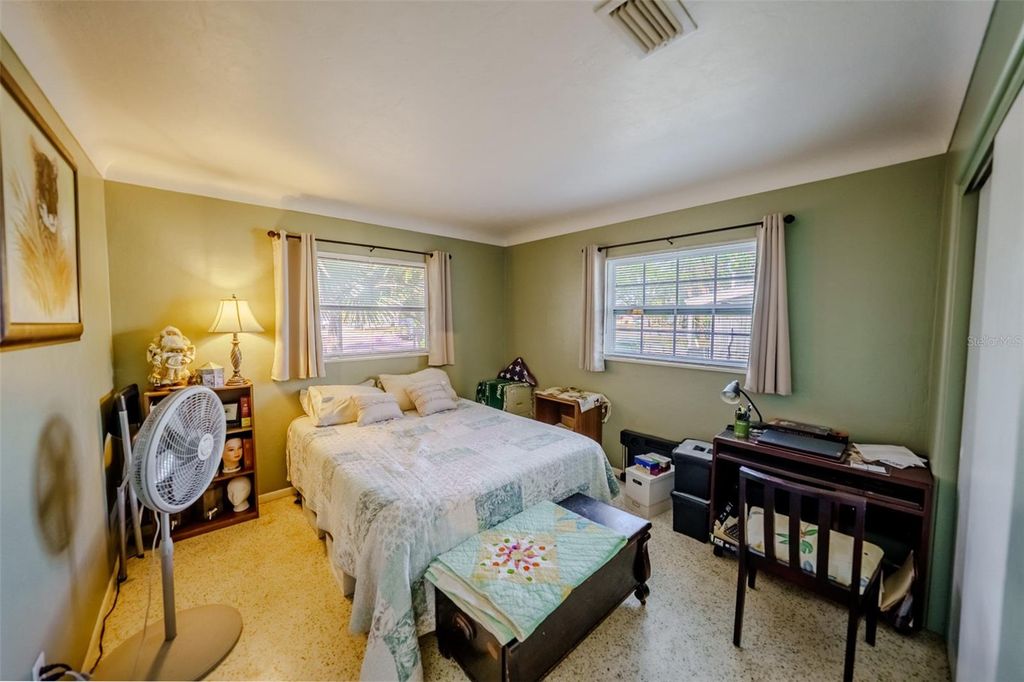 Image 28 of property listing at 3372 WEBBER STREET, Sarasota, FL 34239