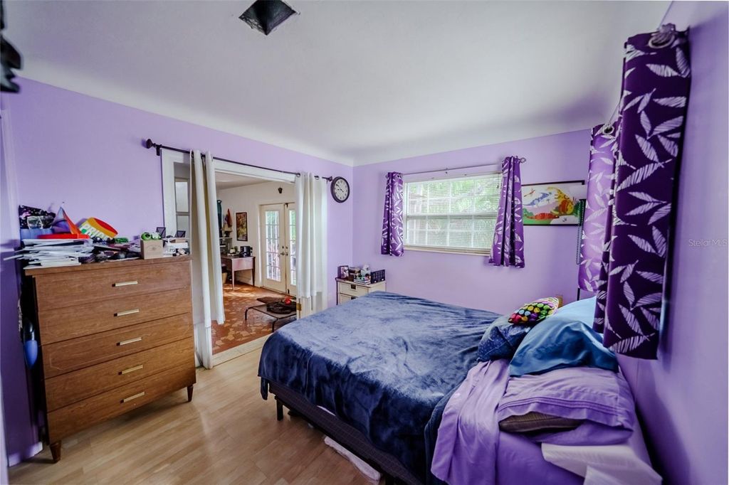 Image 35 of property listing at 3372 WEBBER STREET, Sarasota, FL 34239