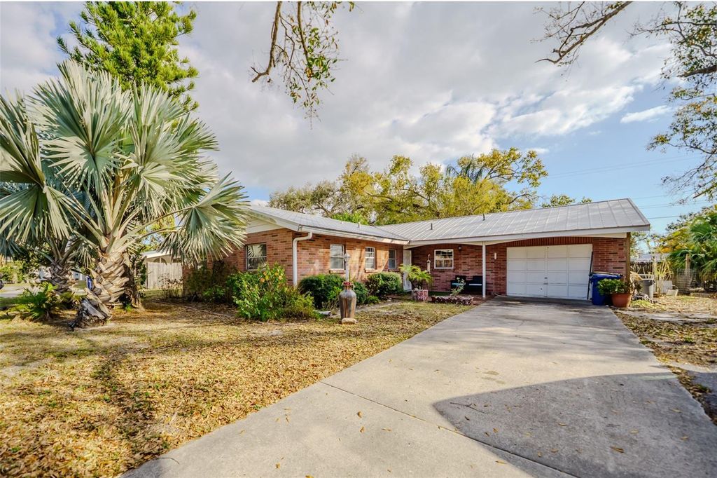 Image 47 of property listing at 3372 WEBBER STREET, Sarasota, FL 34239