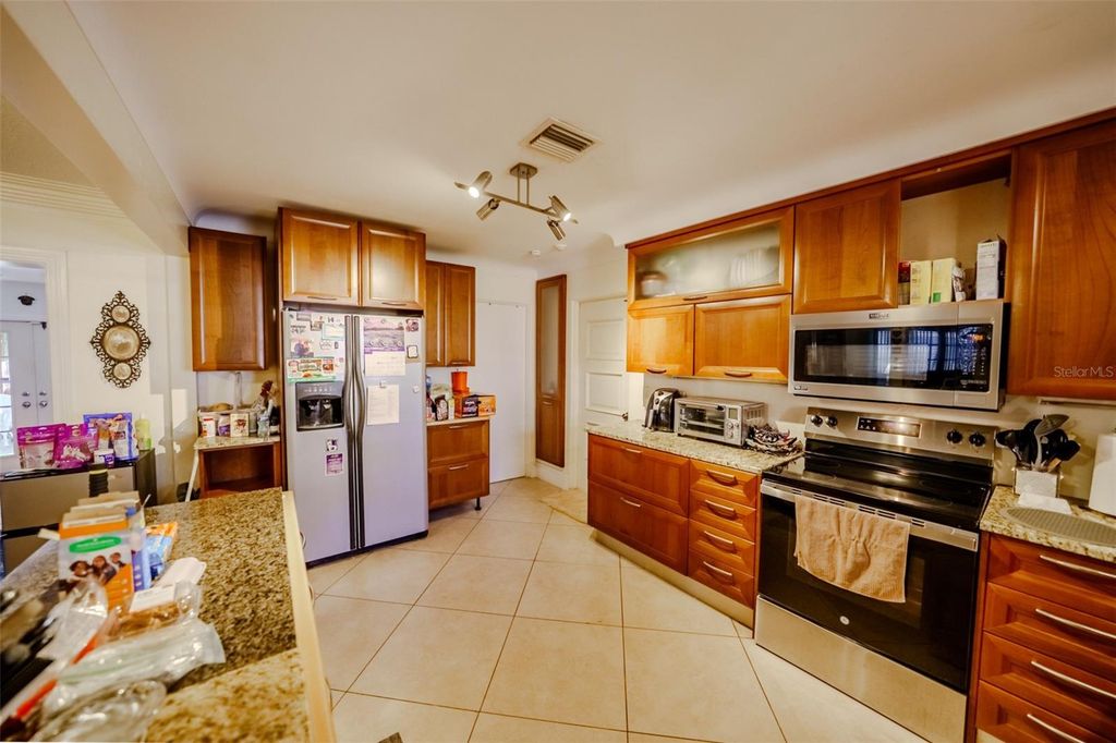 Image 7 of property listing at 3372 WEBBER STREET, Sarasota, FL 34239