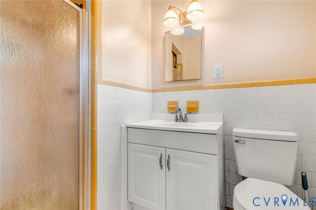 903 Greenview Dr, Henrico, VA 23231