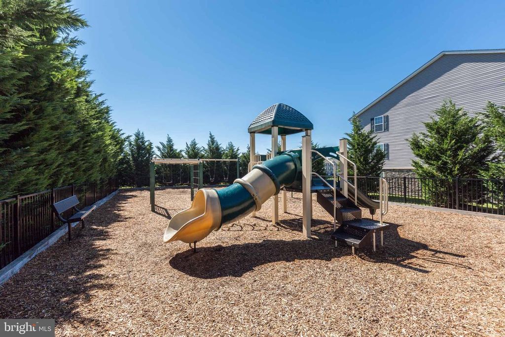 6515 DUNDEE DR #240, Eldersburg, MD 21784