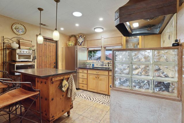 527 Cross St, Lodi, CA 95242