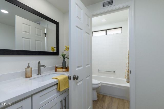 39116 Village 39, Camarillo, CA 93012