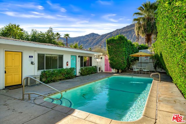 502 S Calle Santa Rosa, Palm Springs, CA 92264