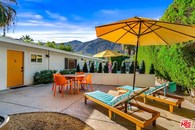 502 S Calle Santa Rosa, Palm Springs, CA 92264