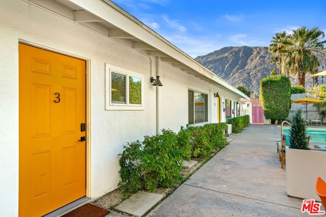 502 S Calle Santa Rosa, Palm Springs, CA 92264