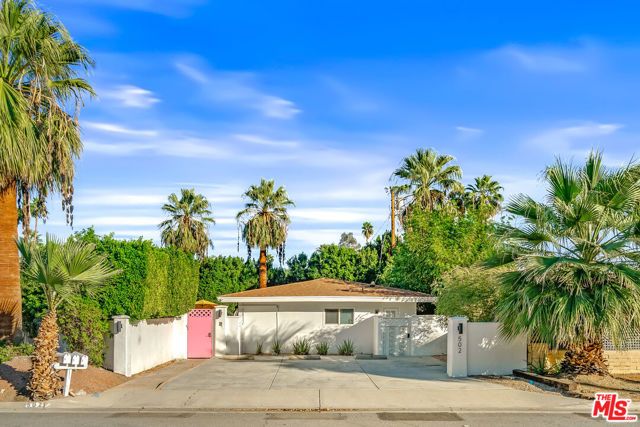 502 S Calle Santa Rosa, Palm Springs, CA 92264
