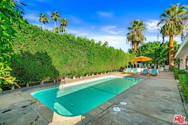 502 S Calle Santa Rosa, Palm Springs, CA 92264