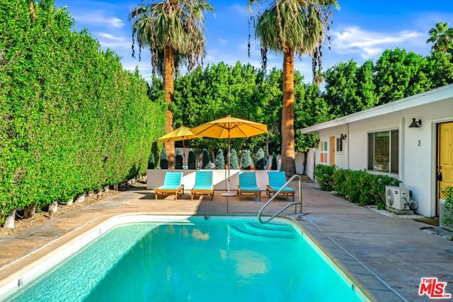502 S Calle Santa Rosa, Palm Springs, CA 92264