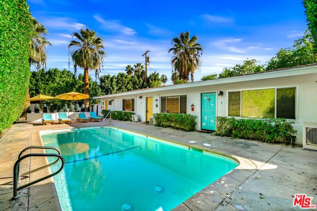 502 S Calle Santa Rosa, Palm Springs, CA 92264