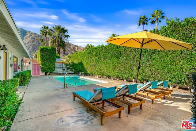 502 S Calle Santa Rosa, Palm Springs, CA 92264