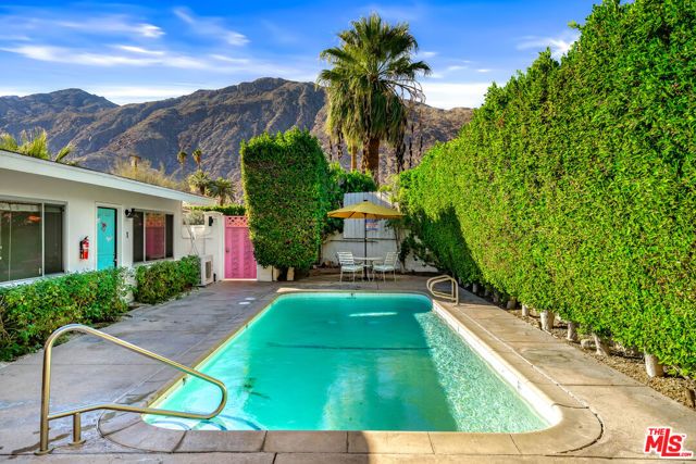 502 S Calle Santa Rosa, Palm Springs, CA 92264