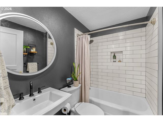 9400 Sw 80TH Ave, Portland, OR 97223