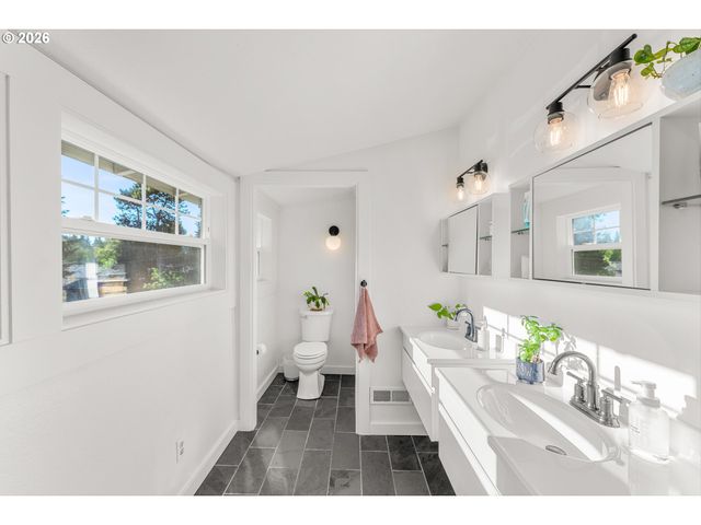 9400 Sw 80TH Ave, Portland, OR 97223