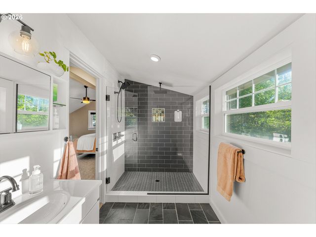 9400 Sw 80TH Ave, Portland, OR 97223