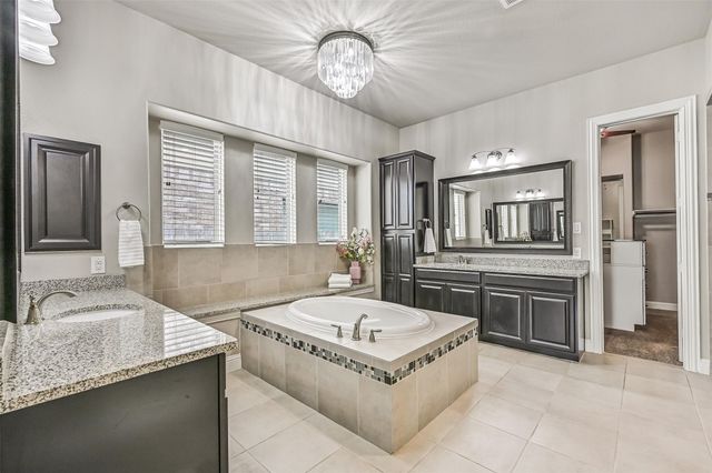 339 Woodway Drive, League City, TX 77573