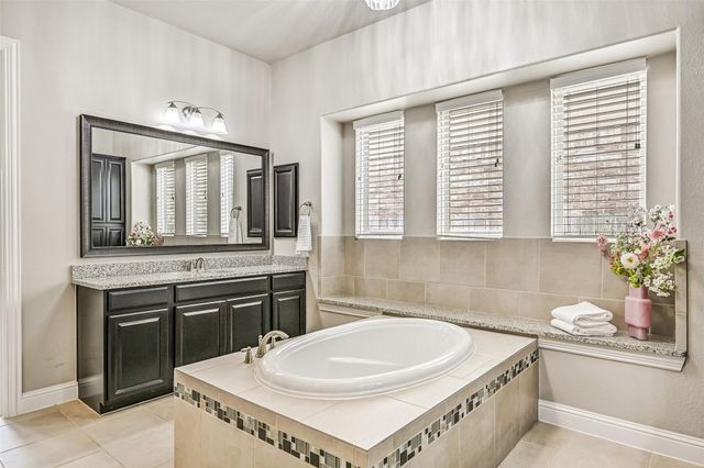 339 Woodway Drive, League City, TX 77573