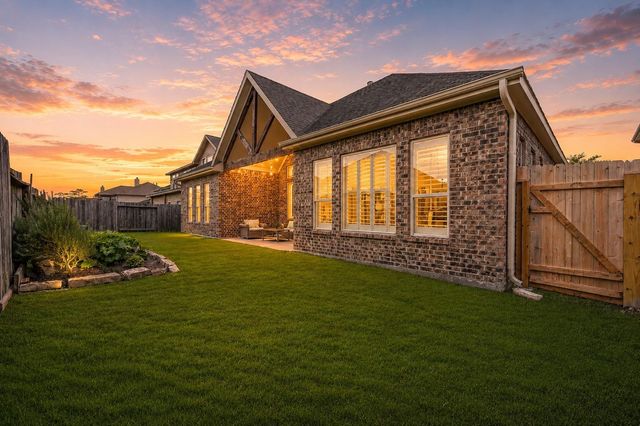 339 Woodway Drive, League City, TX 77573