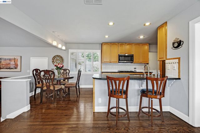 524 Hillview Dr, Fremont, CA 94536