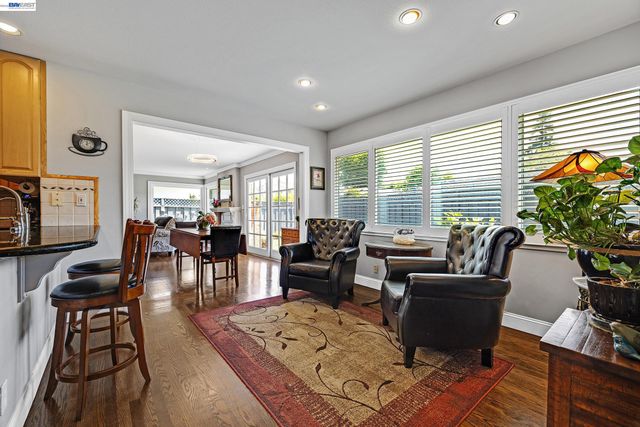 524 Hillview Dr, Fremont, CA 94536