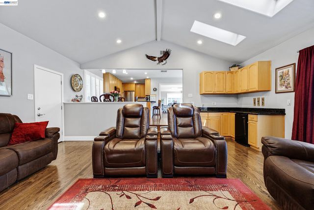 524 Hillview Dr, Fremont, CA 94536