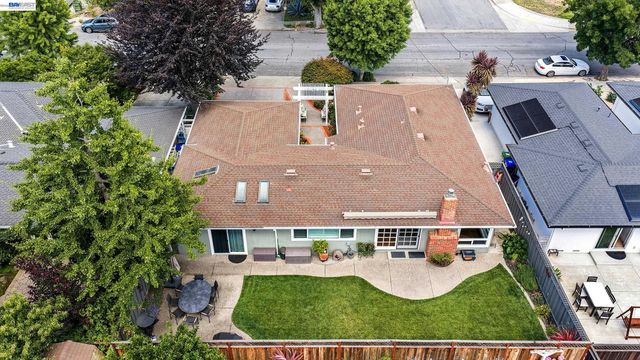 524 Hillview Dr, Fremont, CA 94536