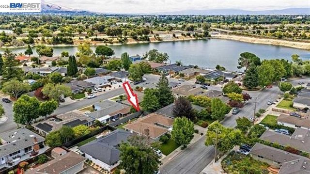524 Hillview Dr, Fremont, CA 94536