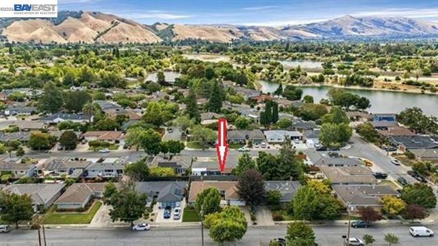 524 Hillview Dr, Fremont, CA 94536