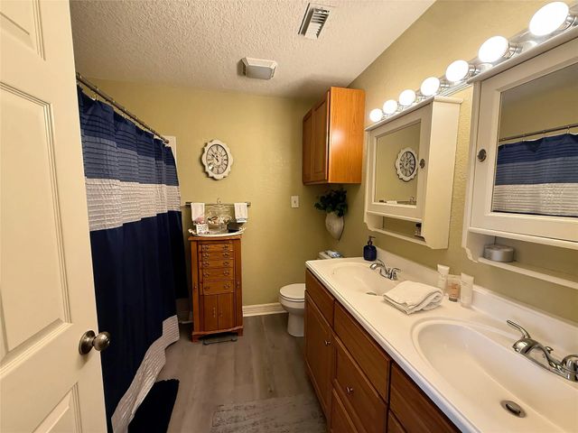 418 Garland Drive 120, Lake Jackson, TX 77566