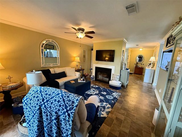 418 Garland Drive 120, Lake Jackson, TX 77566