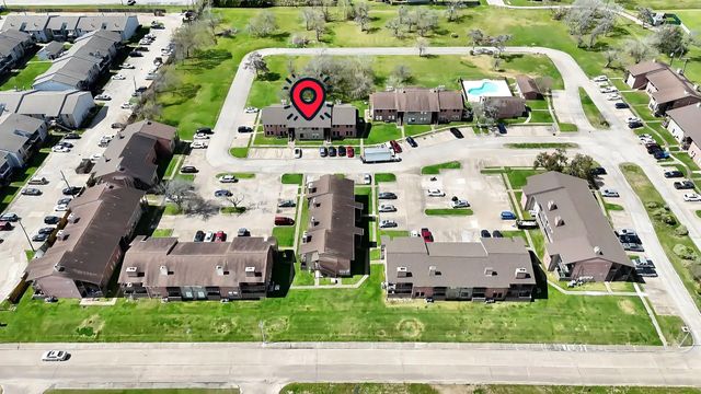 418 Garland Drive 120, Lake Jackson, TX 77566