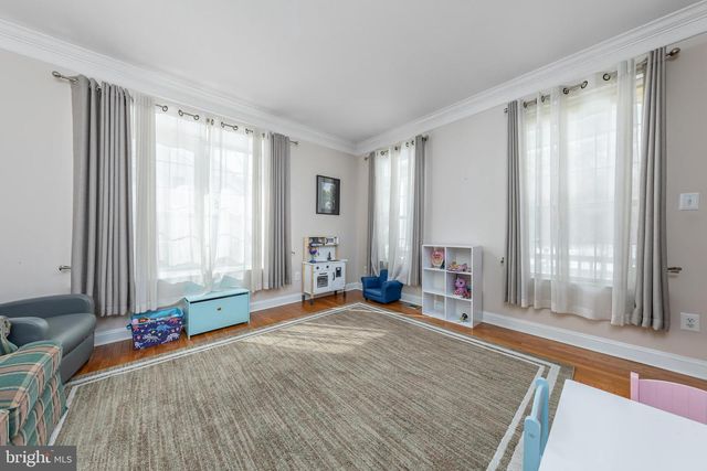 6 MORNINGSTAR CT, Sicklerville, NJ 08081