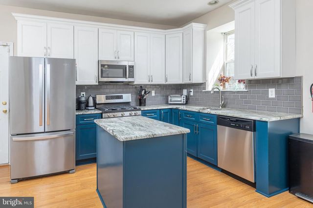 6 MORNINGSTAR CT, Sicklerville, NJ 08081