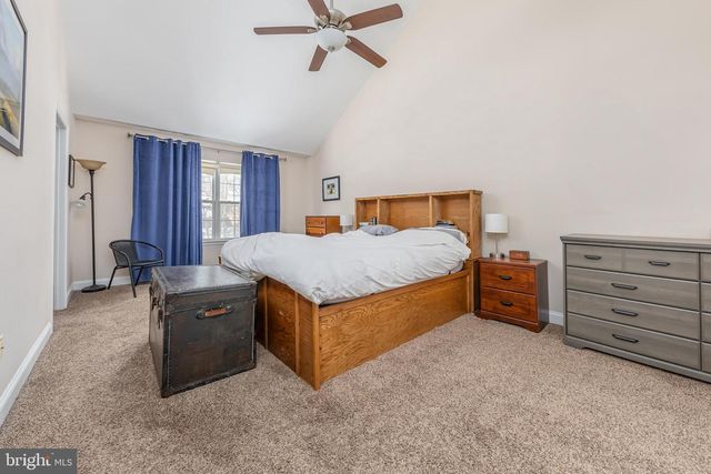 6 MORNINGSTAR CT, Sicklerville, NJ 08081