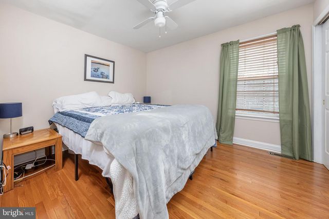 6 MORNINGSTAR CT, Sicklerville, NJ 08081