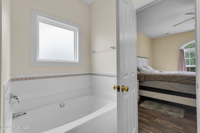 512 Pebble Spruce Court, Jacksonville, NC 28546