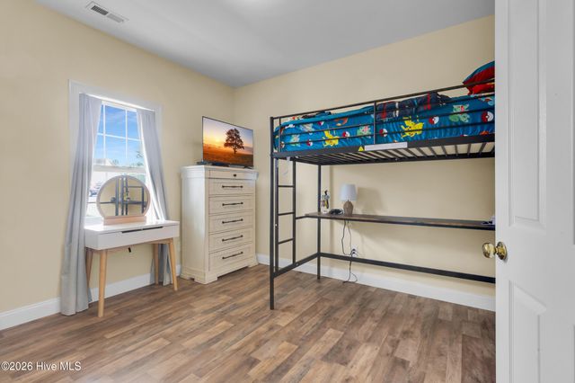 512 Pebble Spruce Court, Jacksonville, NC 28546