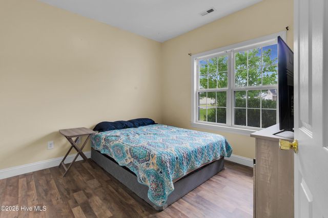 512 Pebble Spruce Court, Jacksonville, NC 28546