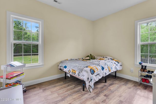 512 Pebble Spruce Court, Jacksonville, NC 28546