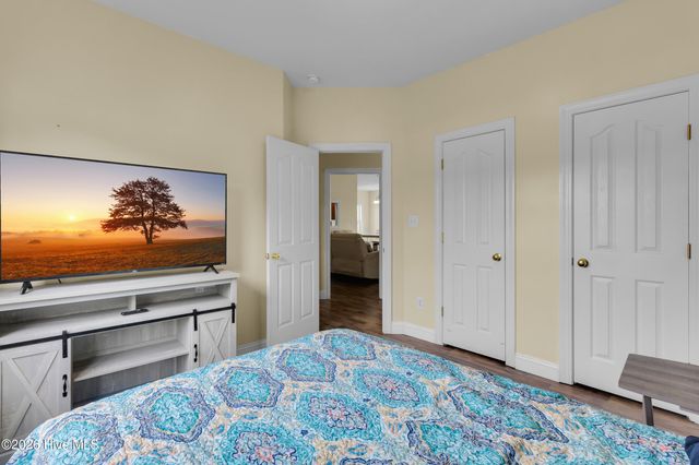 512 Pebble Spruce Court, Jacksonville, NC 28546