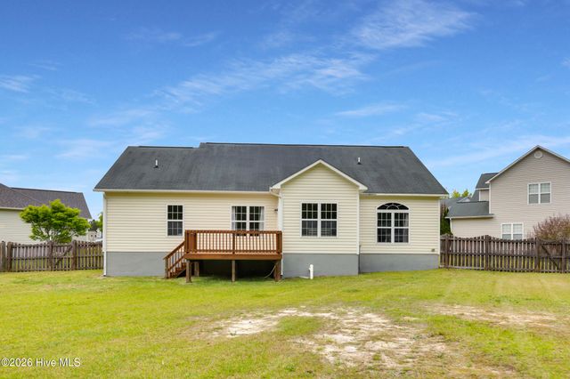 512 Pebble Spruce Court, Jacksonville, NC 28546