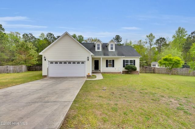 512 Pebble Spruce Court, Jacksonville, NC 28546